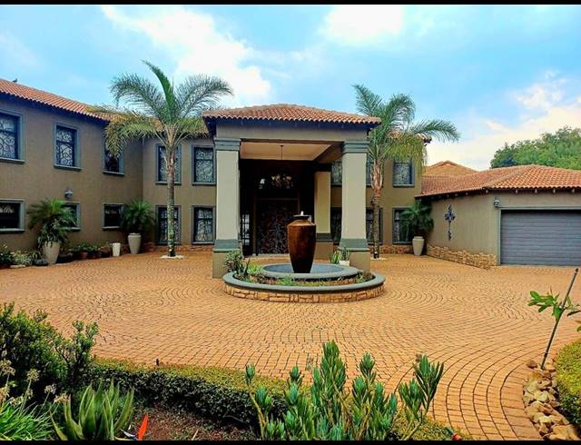 5 BEDROOM HOUSE FOR SALE IN LAKEFIELD